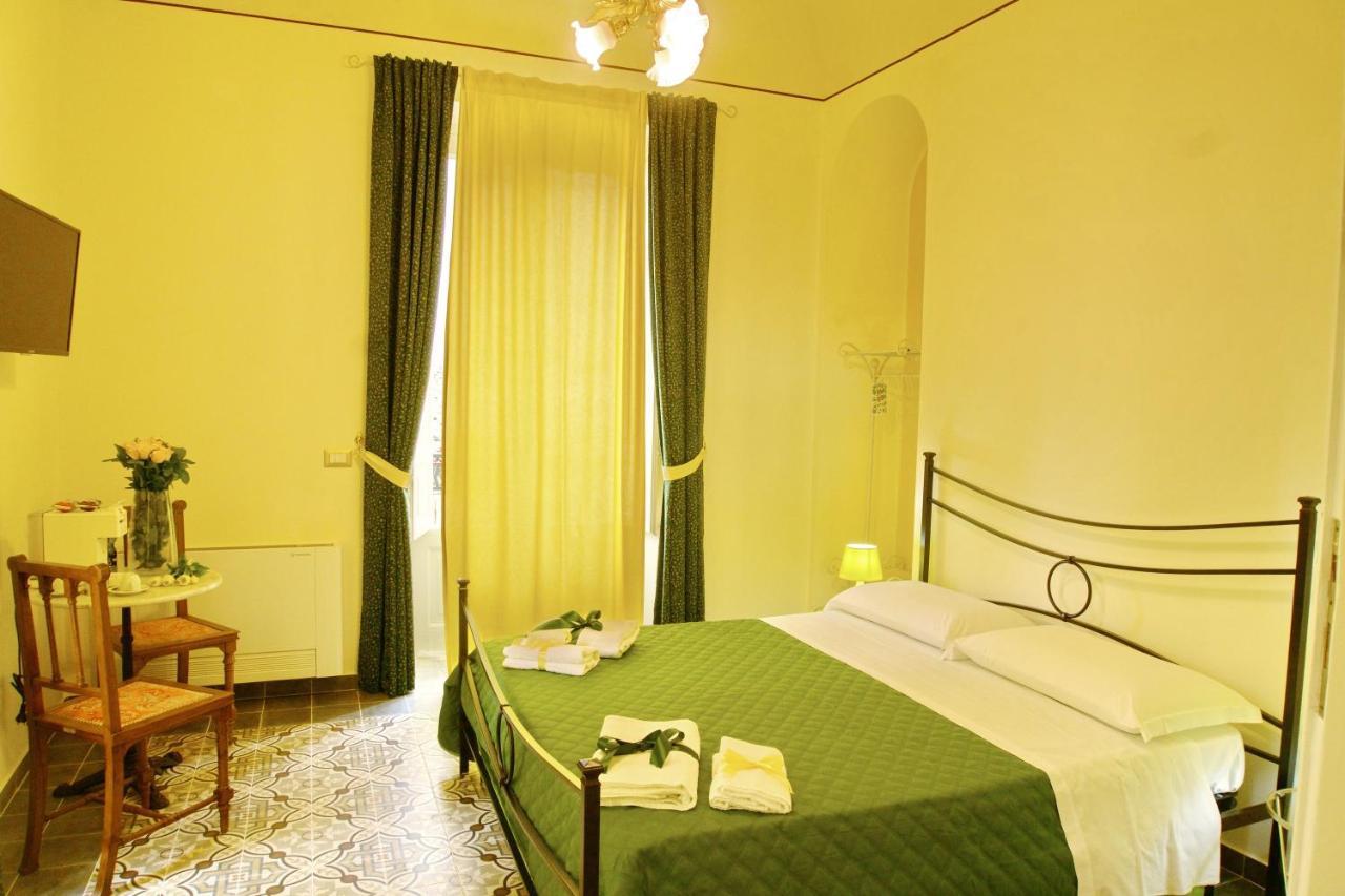 Domus Aurea Bed and Breakfast Montalbano Elicona Exteriör bild