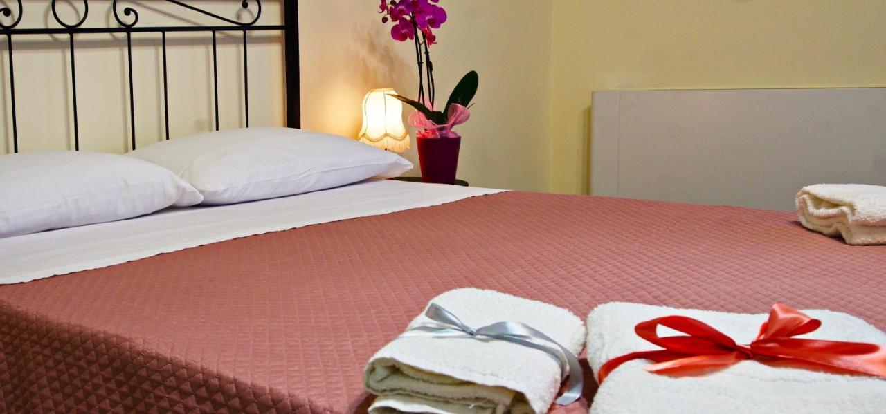 Domus Aurea Bed and Breakfast Montalbano Elicona Exteriör bild