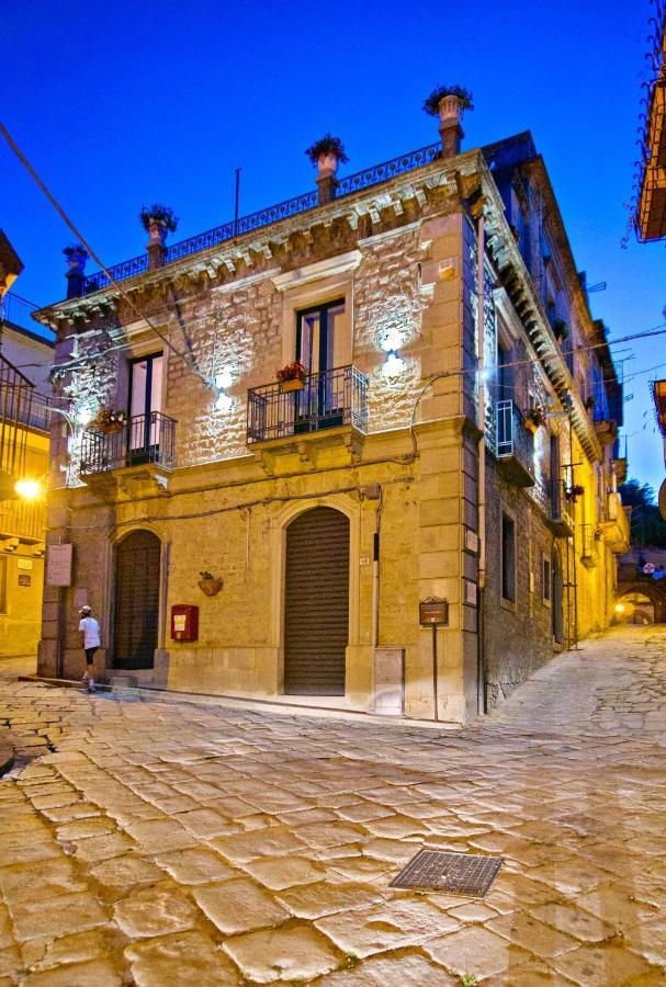Domus Aurea Bed and Breakfast Montalbano Elicona Exteriör bild