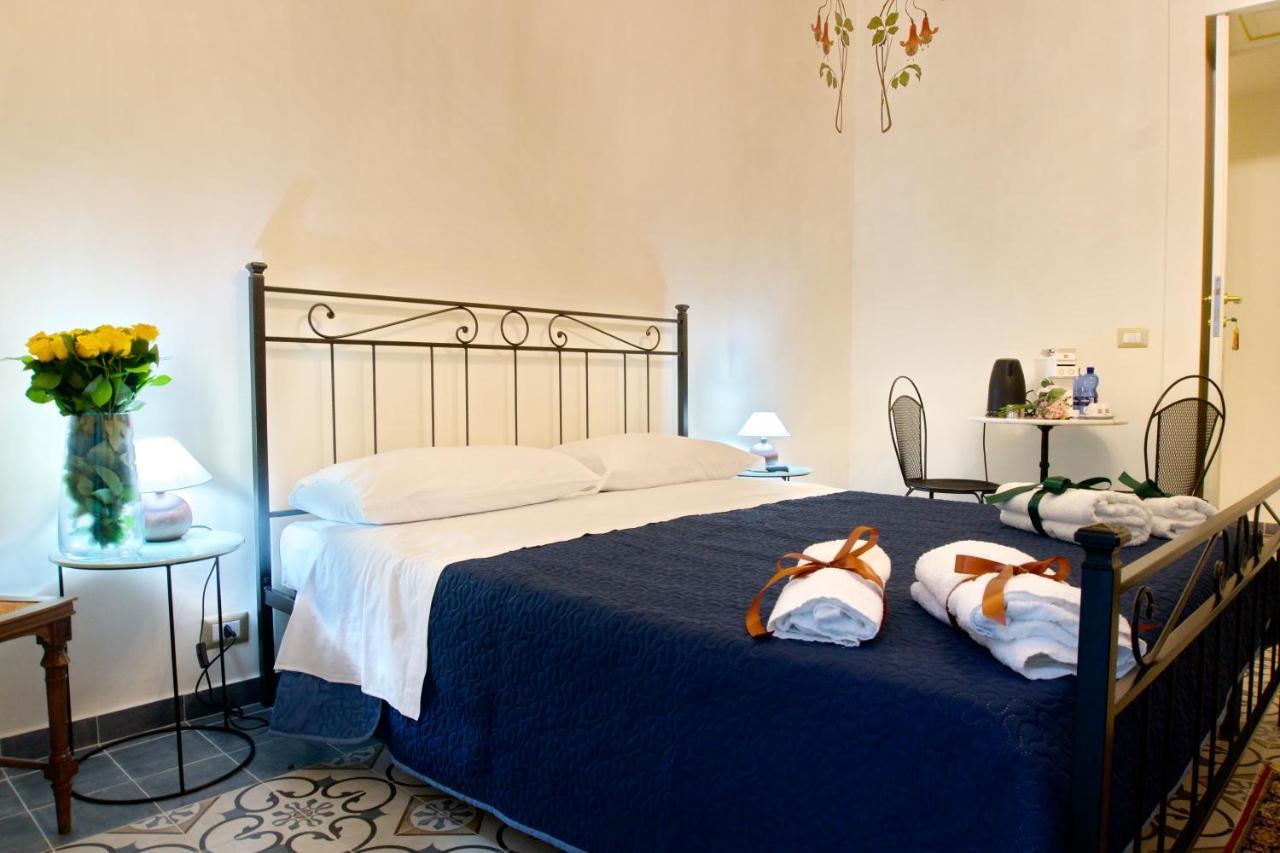 Domus Aurea Bed and Breakfast Montalbano Elicona Exteriör bild
