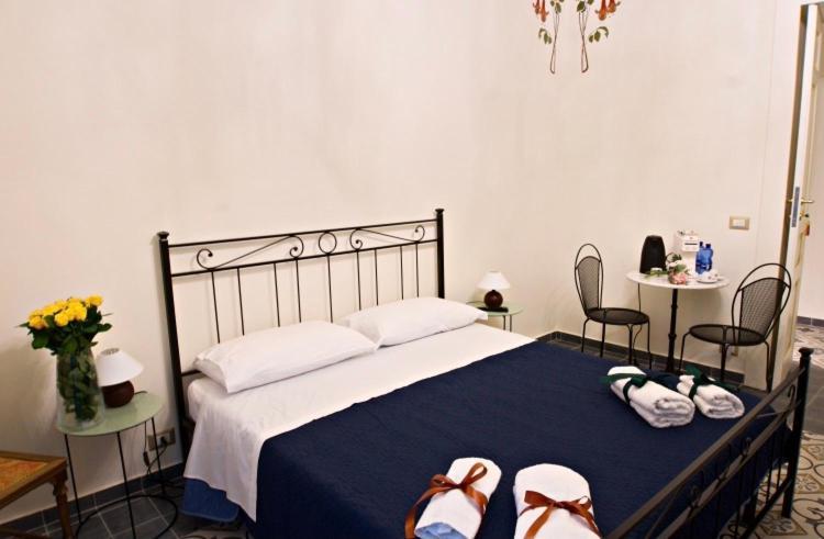 Domus Aurea Bed and Breakfast Montalbano Elicona Exteriör bild