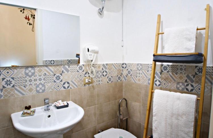 Domus Aurea Bed and Breakfast Montalbano Elicona Exteriör bild