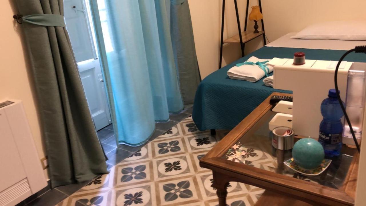Domus Aurea Bed and Breakfast Montalbano Elicona Exteriör bild
